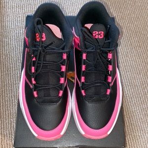 Jordan Max Aura 3 size 6y